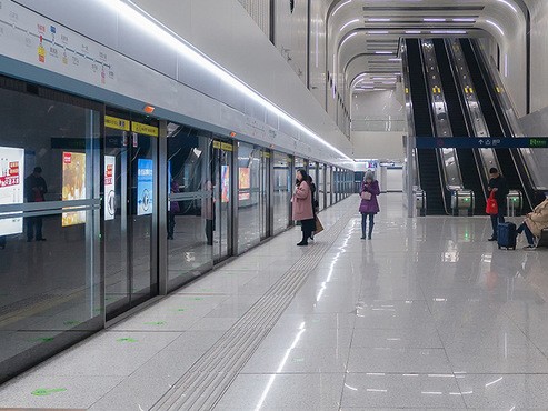 碧麗車站專用直飲機(jī),安全省電，供水量大，徹底解決車站，機(jī)場等人流密集場所的飲水問題，碧麗直飲機(jī),京滬高鐵指定飲水設(shè)備……